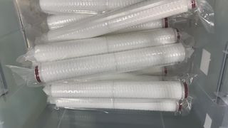 Cartuccia filtrante ad alto flusso in PET interamente in poliestere serie PBT per filtrazione di precisione con temperatura elevata di 120 ° C